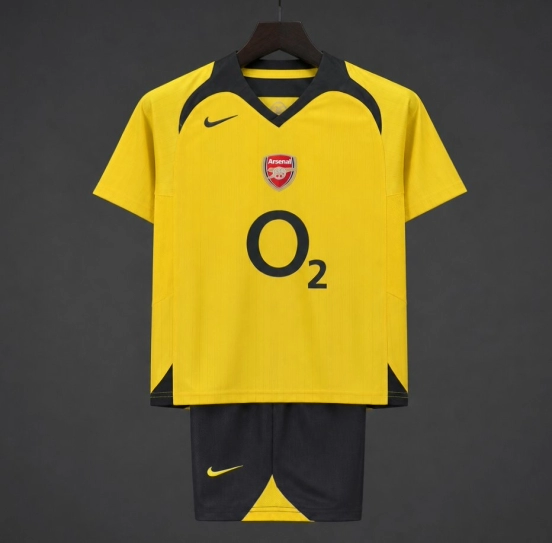Retro 05/06 Arsenal Away Jersey